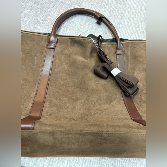 Brand New NWT Mens Brown Faux Suede Leather Large Weekender Bag Zip Top Travel - Picture 3 of 9